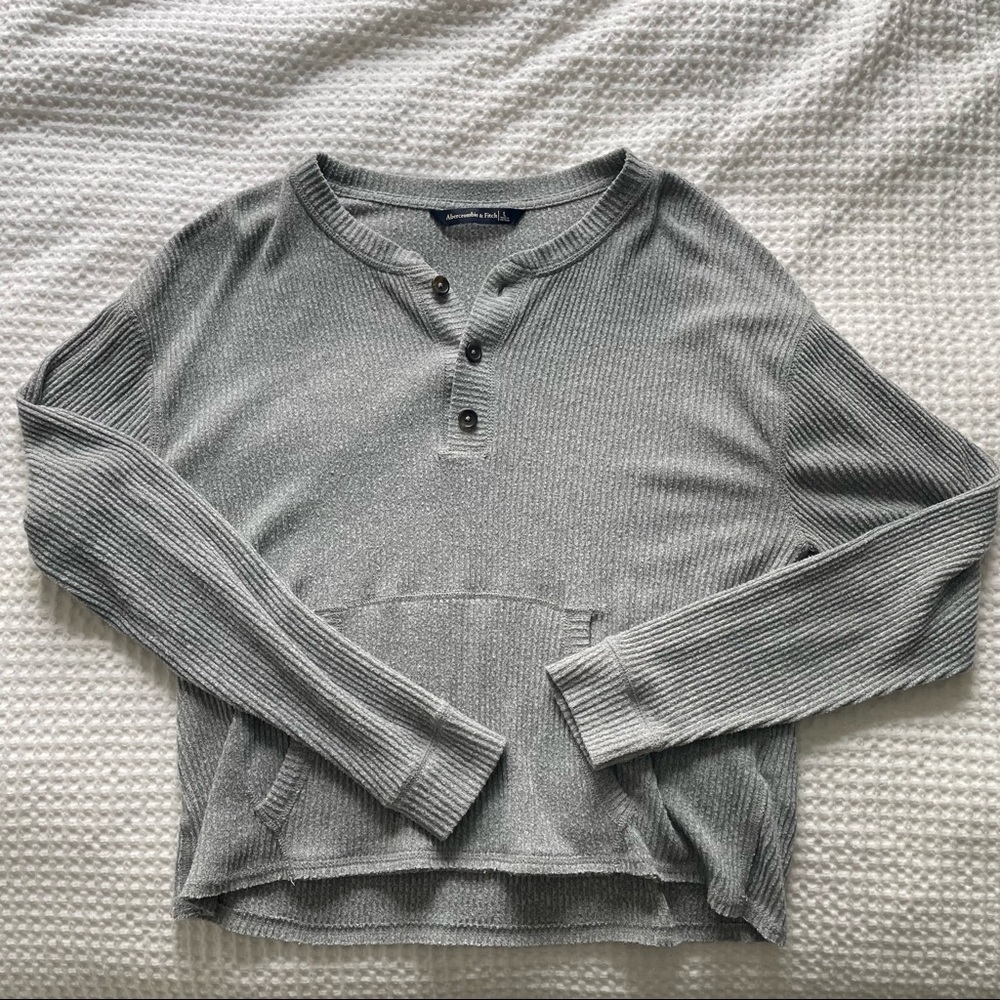 Abercrombie cropped Henley. Size L
